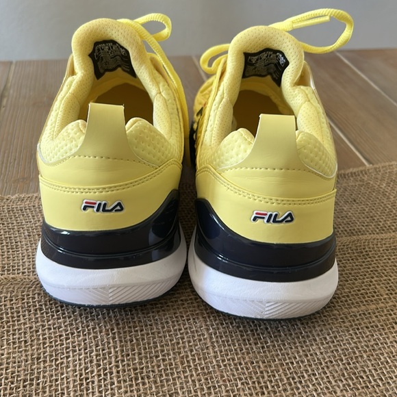 FILA court shoes. Pale yellow. Navy soles. Size 9 - Picture 3 of 7